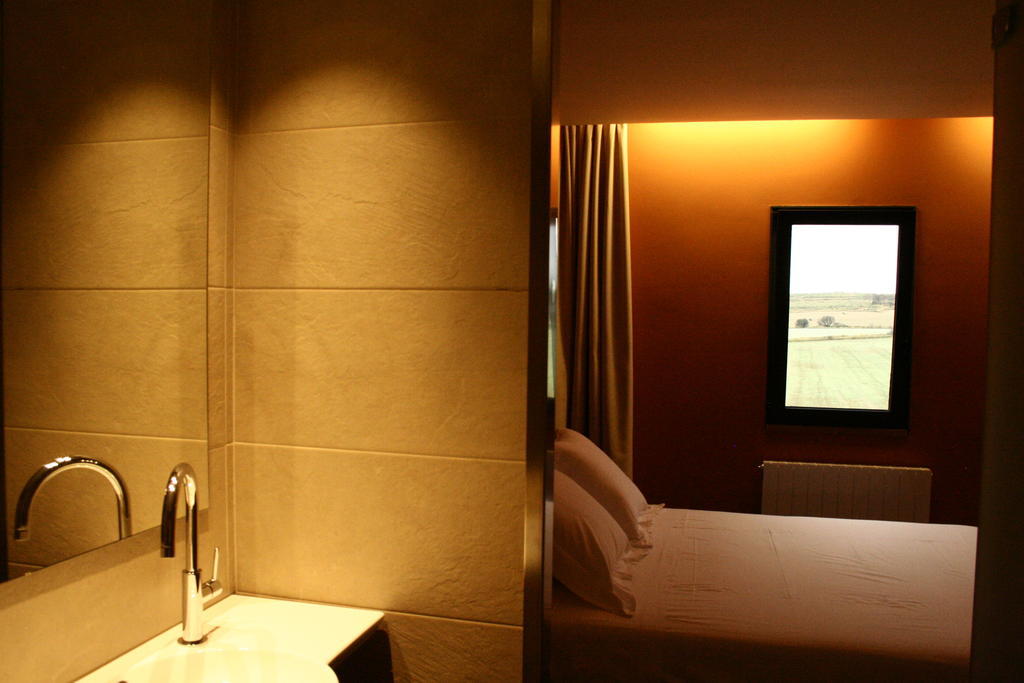 Hotel Mas Oliveres Pla De Palau Llers Номер фото
